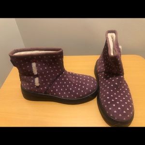 Authentic unworn Women UGG boots size 7 no box